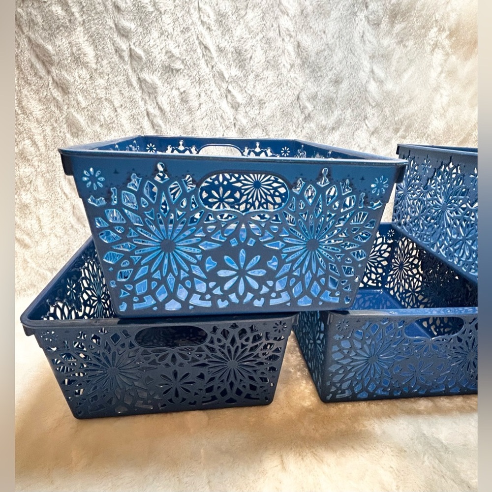 Set of 5 Plastic Daisy Cut Out Storage Baskets Storage Bins Shelf Organizers - Picture 2 of 9
